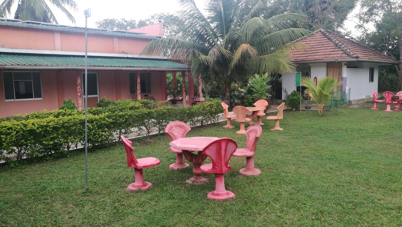 Friends Paradise Kilinochchi Extérieur photo