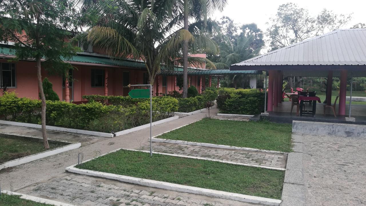 Friends Paradise Kilinochchi Extérieur photo